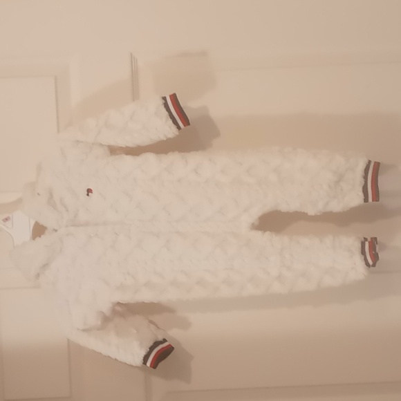 Tommy Hilfiger Baby Girl's Faux Fur Coverall sizes 12 & 18 months NWT Sooo Soft! - Picture 2 of 6